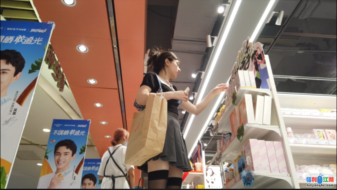 [街拍CD]
[资源详情]
【EVE】☀️原创CD☀️004.性感御姐百褶裙无打底+过膝黑丝【932M】【自行打包】-福利吧