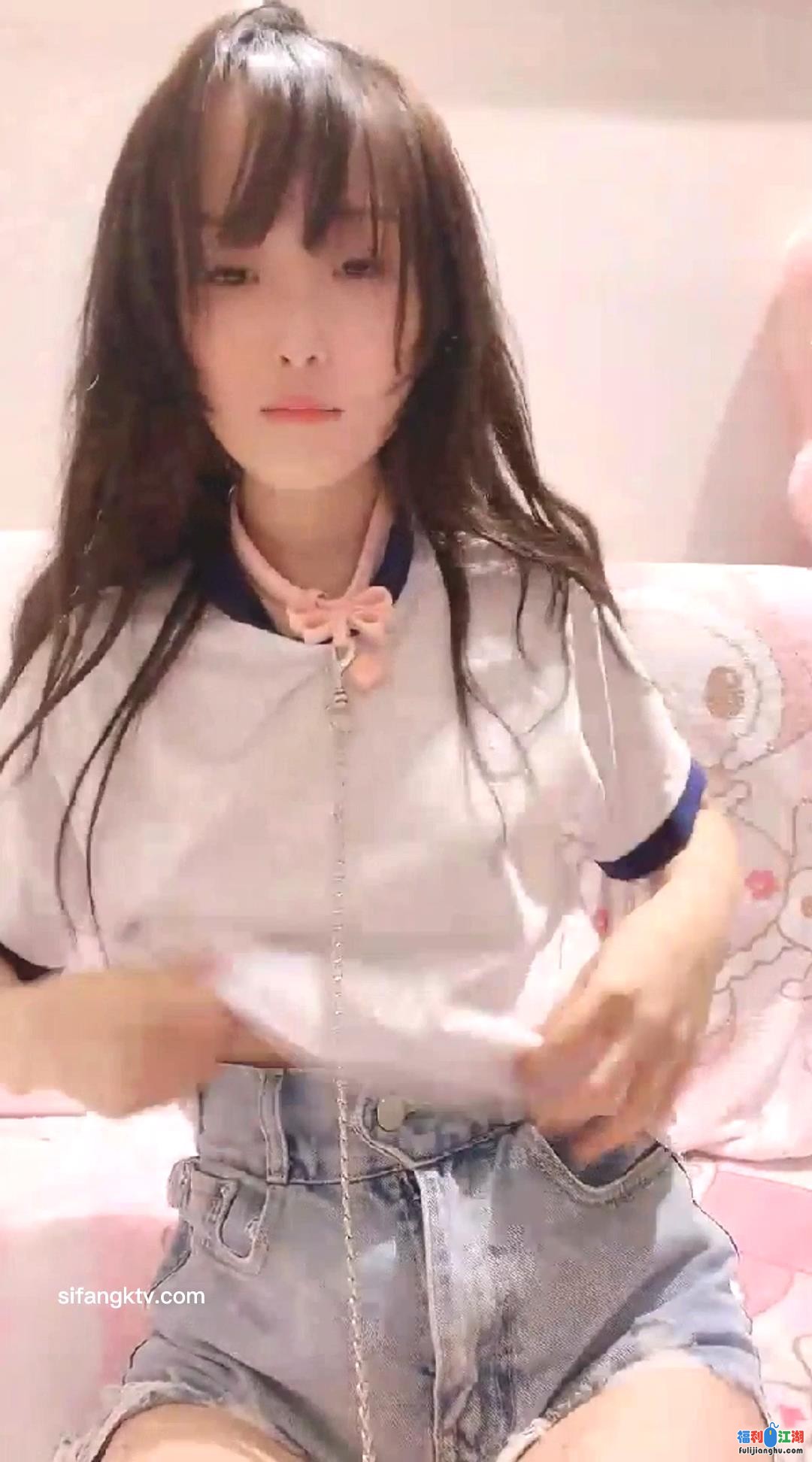 [P站/91/自拍]
[资源详情]
萝莉小母狗e娃 叫爸爸粉逼嫩乳激情一对一【1v1.53g百度】-福利吧