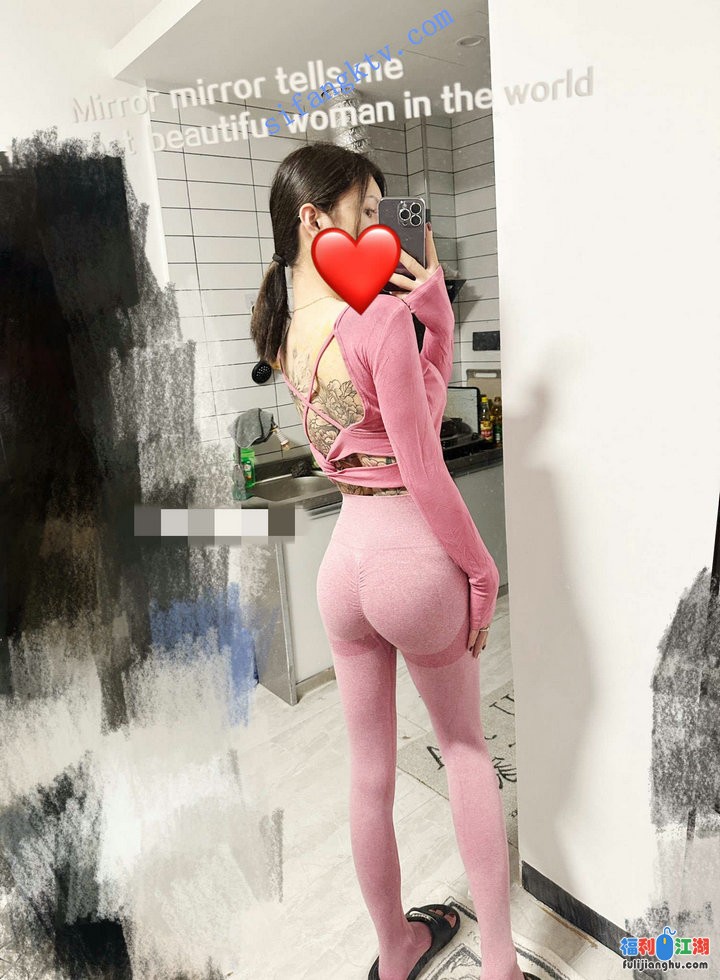 [网红/福利姬[推特/快手/微博]]
[资源详情]
厦门高颜值纹身极品TS 李鑫柔 福利合集【2.4G】-福利吧