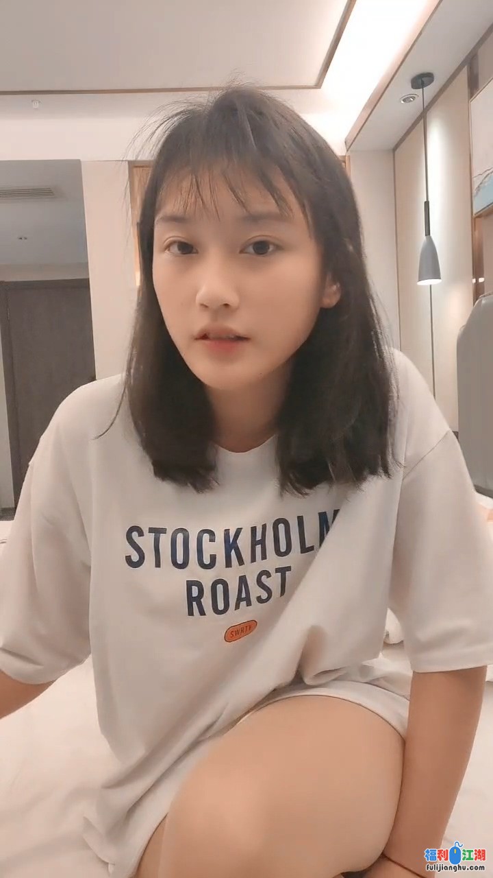 [网红直播]
[资源详情]
清纯小妹跟男友性爱啪啪，口交大鸡巴舔吃奶抠逼各种姿势抽插【2.5G】-福利吧