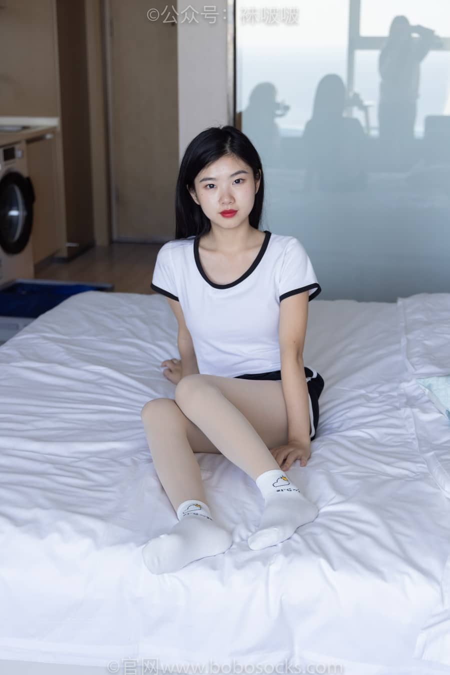[BoBoSocks袜啵啵] NO.031 小奶熊-AJ板鞋、白棉袜、厚肉丝 [149P1V3.79G]