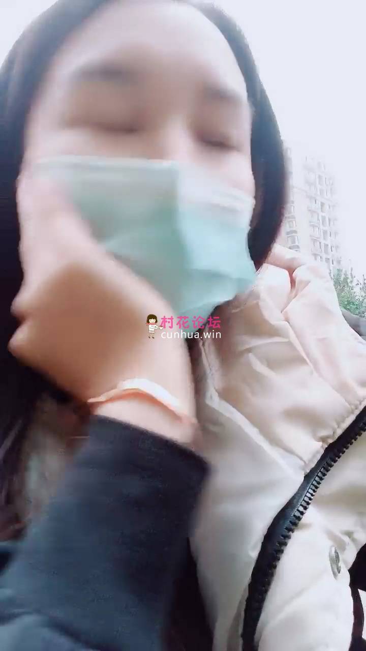 风骚少妇户外活动，漏出骚奶子差点被路人[1V 151M 百度盘]-福利岛