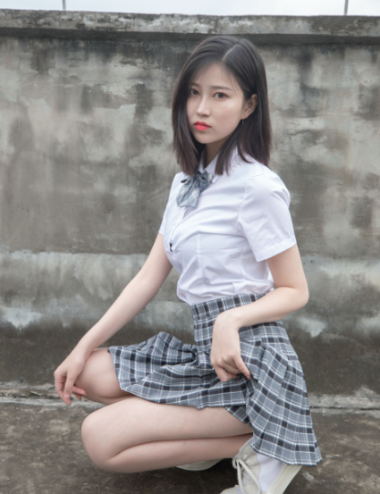 清纯素人模特-仔然-大尺度视图-jk天台（78P,1V,446M）