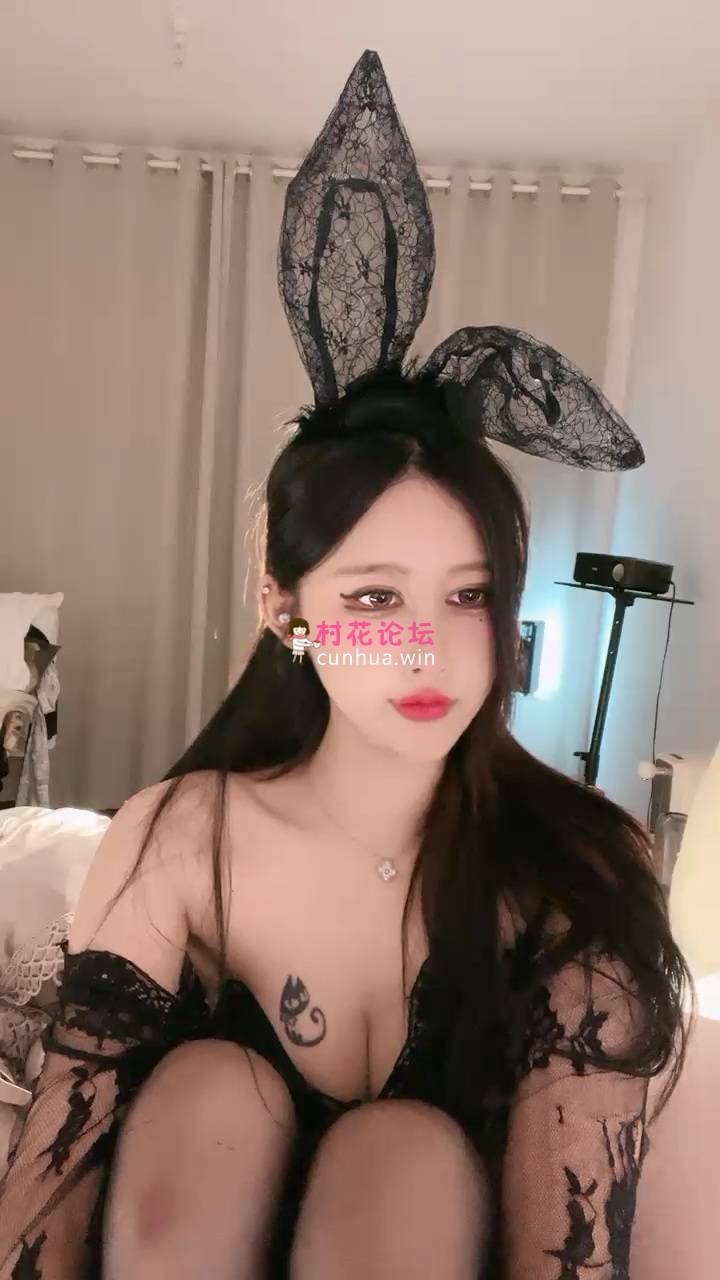 兔耳朵透明黑丝，网红脸女神白皙大肥屁股[1V 932M 百度云]-福利岛