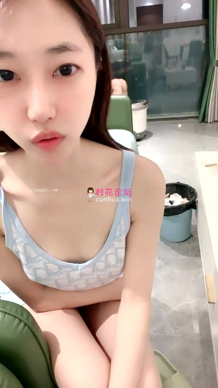 重庆某公司白领！超有气质~【小兔呀呀】 [6V 2.30G 百度云]-福利岛