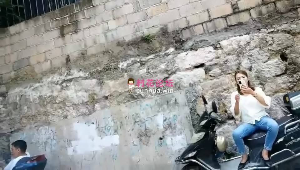 城中村小巷子 , 扫街站街少妇 1V 680M 百度云-福利岛