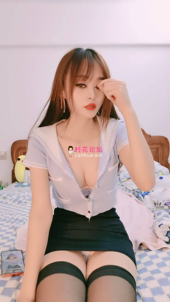 小骚逼睡着觉也玩她，给狼友看逼逼特写[1V 872M 百度盘]-福利岛