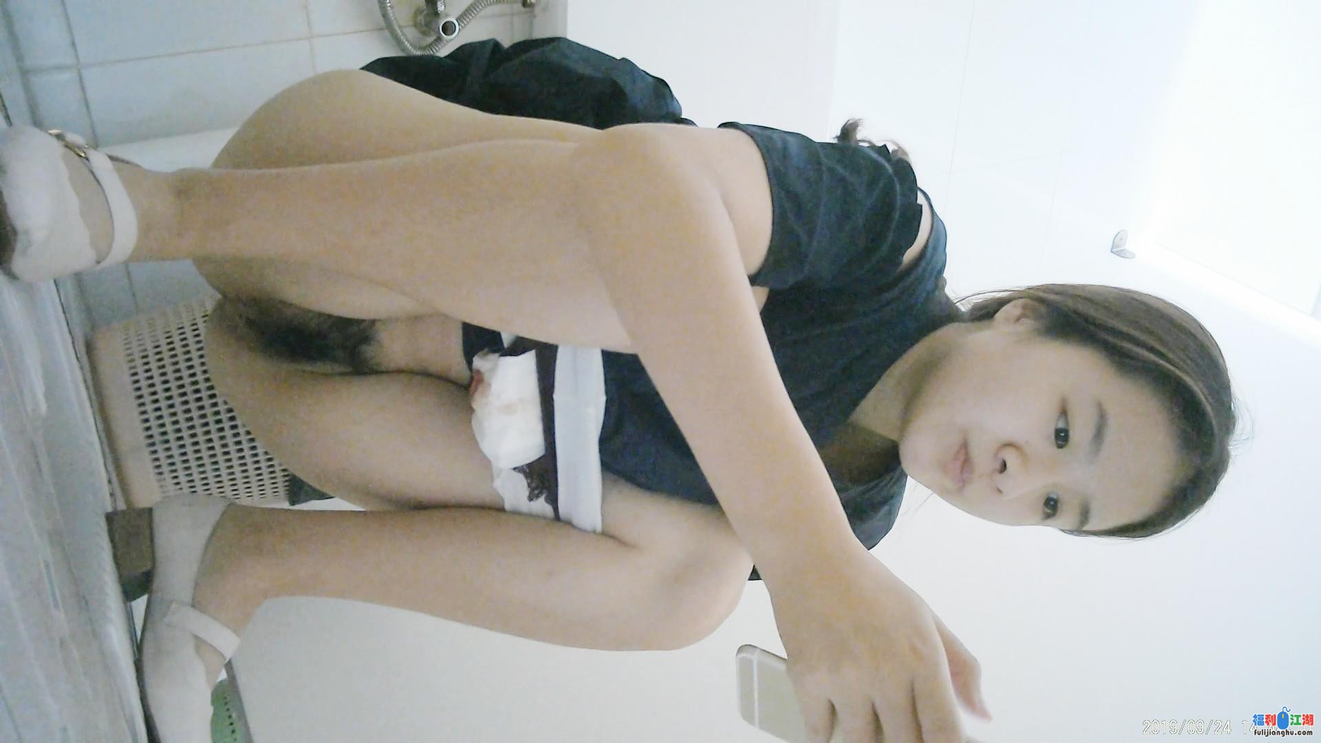 [厕拍]
[资源详情]
科技园女厕蹲守紧致嫩穴穿端庄美妞【0.28G】-福利吧