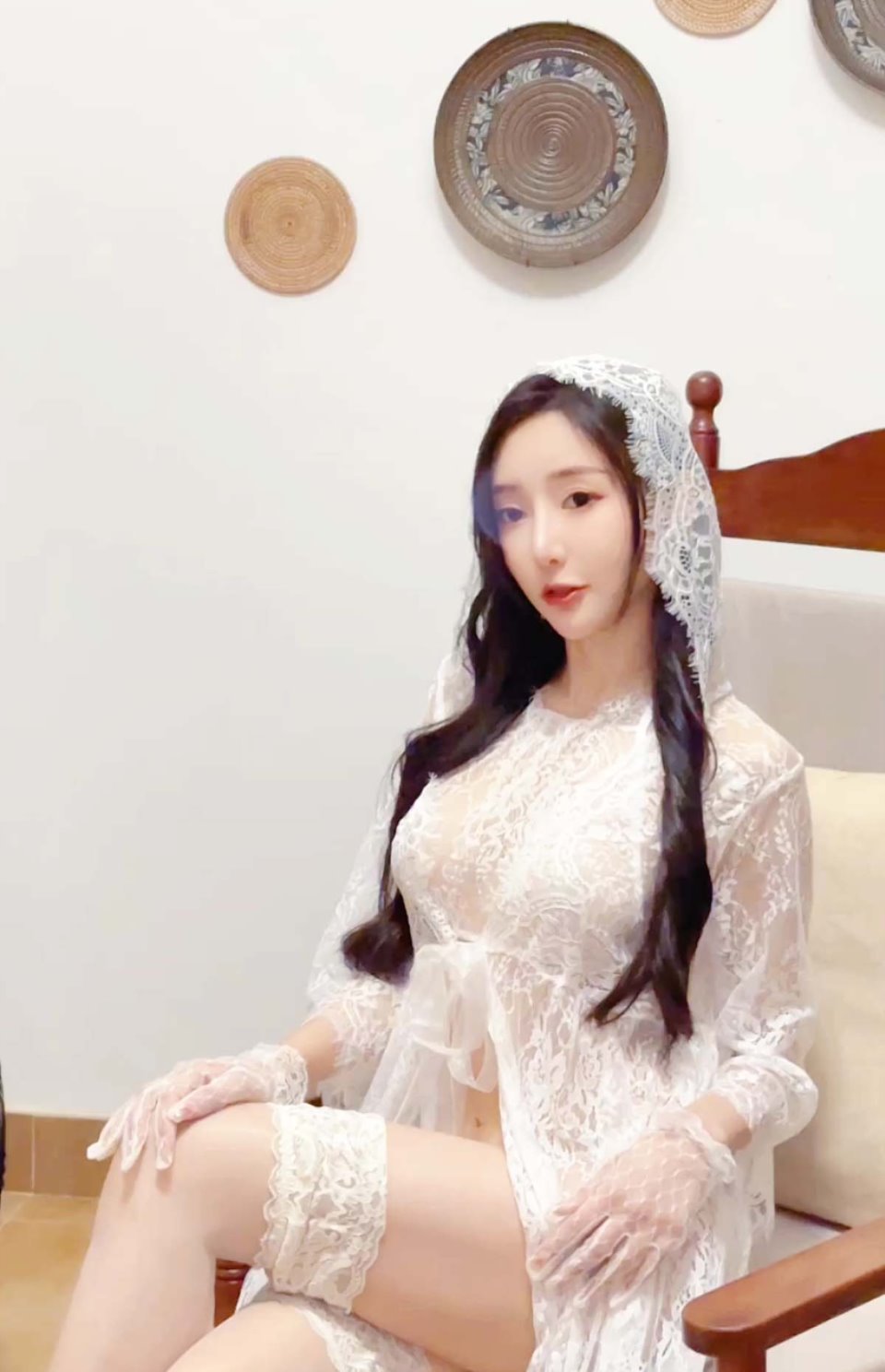 王馨瑶Yanni – 白色连帽情趣-福利岛