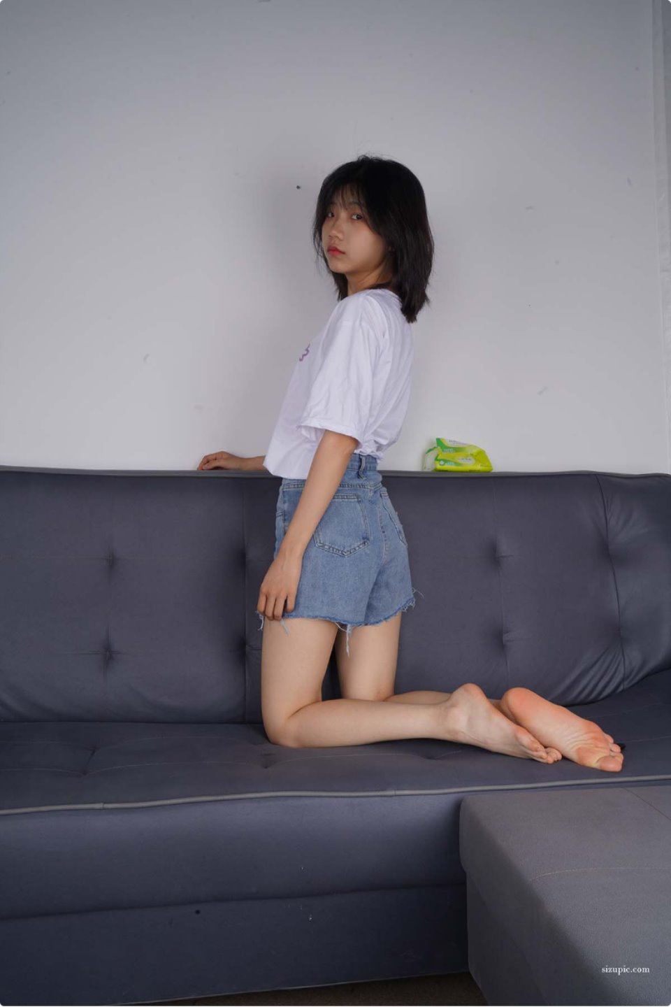 Pary摄影 NO.119 小华再次大方展示美脚-福利岛