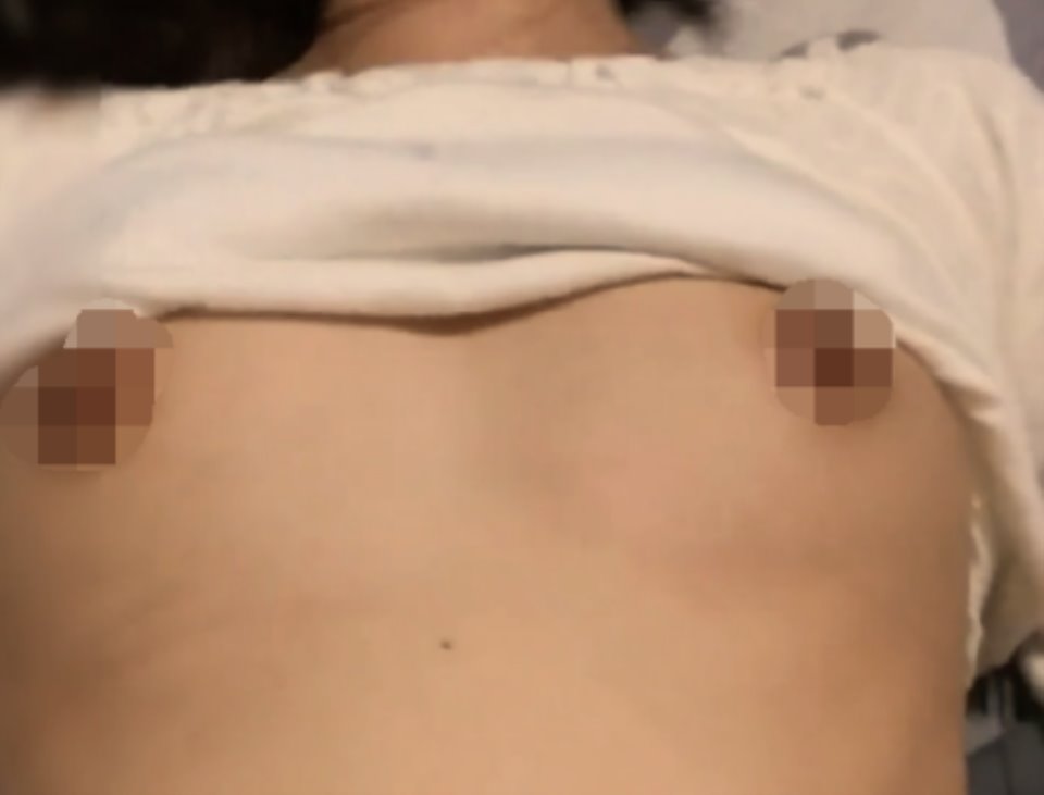 老婆认识多年的美乳性感女闺蜜终于被拿下,第一次约到宾馆操她时边干边拍,开始还害羞捂脸后来爽的顾不上了!367M-福利岛