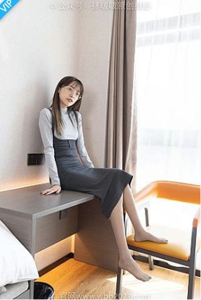 [BoBoSocks袜啵啵]NO.309 稚予-两双高跟鞋、灰丝、白丝、裸足、踩奶油蛋糕剧情-福利岛