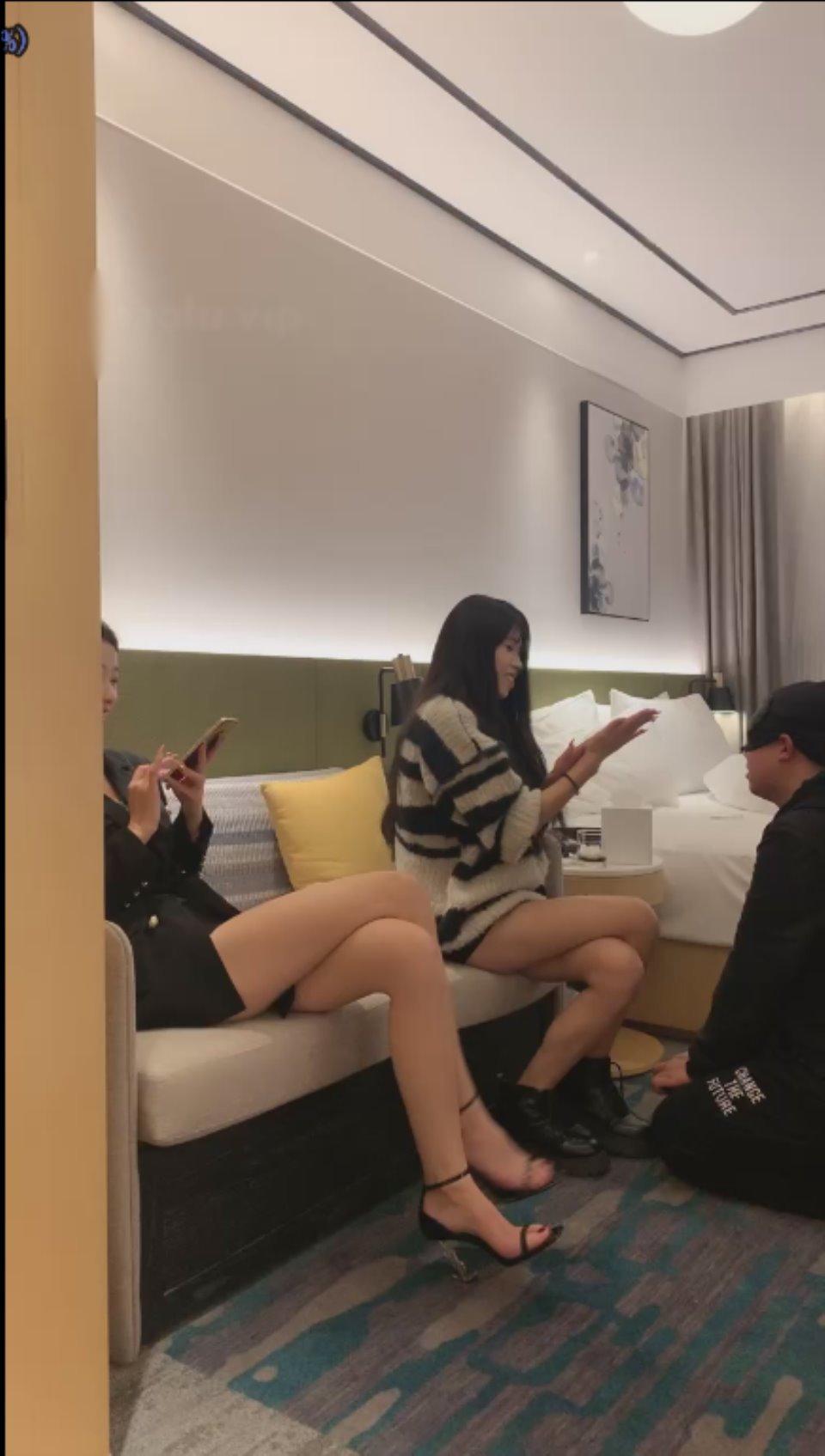 套路直播沅芷大人+苏西S-继续挑战25分钟双S-狂抽耳光啪啪响【1V】【224MB百度云】-福利岛