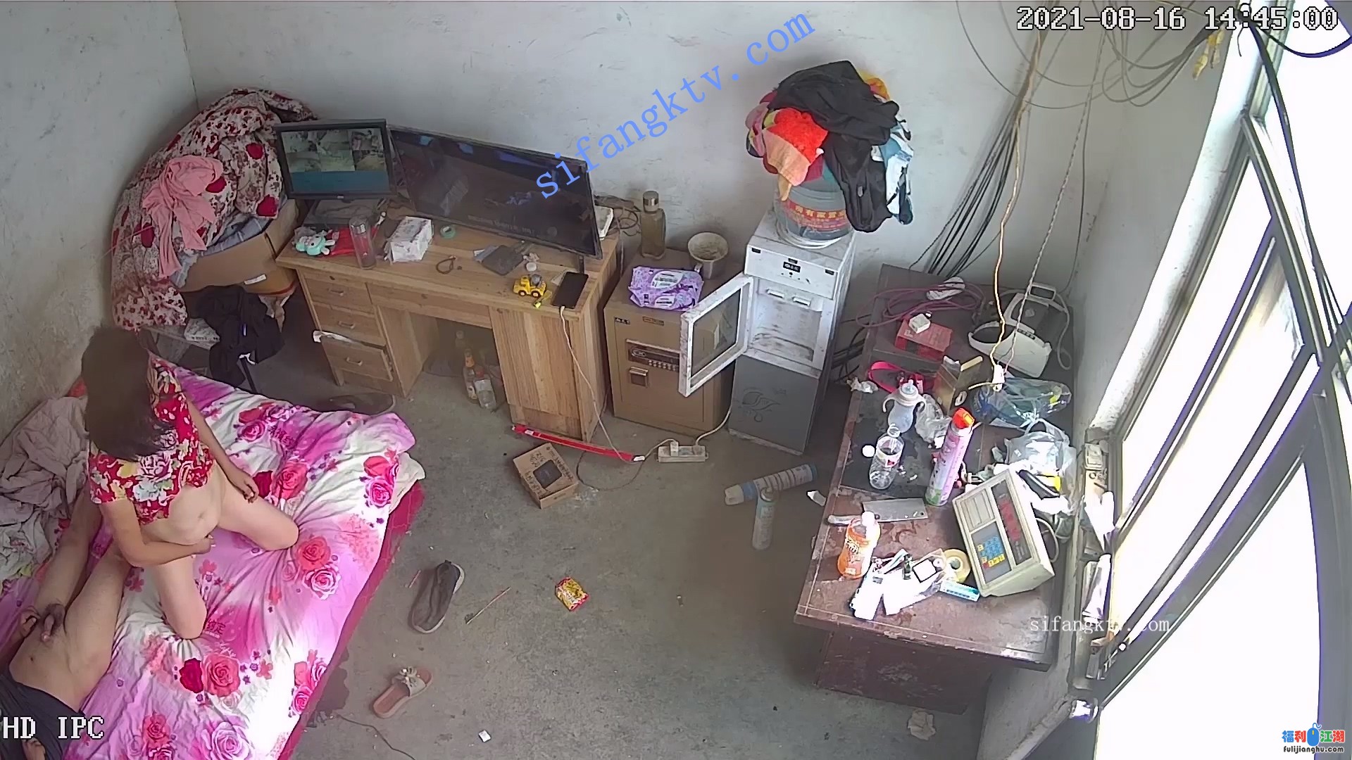 [破解摄像头]
[资源详情]
【破解摄像头】各种商铺，工地。办公室偷情人，夫妻啪啪【3.1G】-福利吧