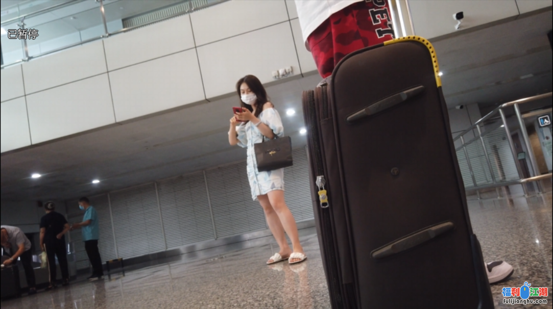 [街拍CD]
[资源详情]
【EVE】☀️原创CD☀️093.连衣裙小姐姐粉内夹出b缝【889M】【自行打包】-福利吧