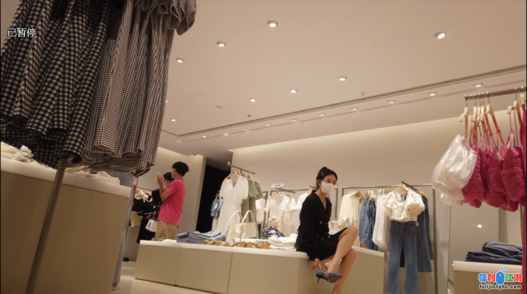 [街拍CD]
[资源详情]
【EVE】☀️原创CD☀️002.闷骚眼镜女试穿高跟里面竟是骚丁【1.32G】【自行打包】-福利吧