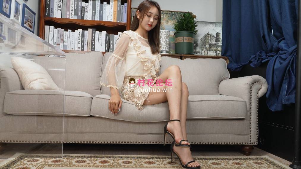 A&F-李晓丽展示她的性感的39码大脚丫[1V/3.57G/百度盘]-福利岛