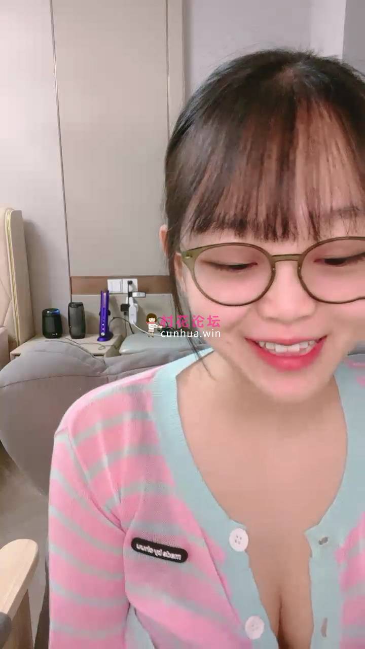 无敌大肥臀美少女！清纯眼镜妹桃子！[1V 970M 百度云]-福利岛