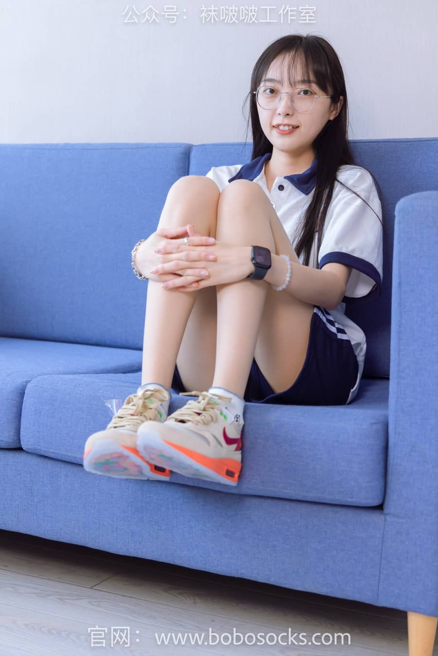 [BoBoSocks袜啵啵] NO.118 稚予-运动鞋、白棉袜、肉丝、踩小熊玩偶 [140P1V5.86G]-福利岛