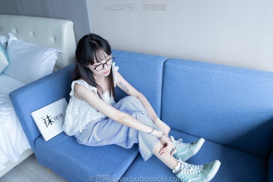 [BoBoSocks袜啵啵] NO.027 稚予- vans、白色棉袜、肉丝 [136P1V3.35G]-福利岛