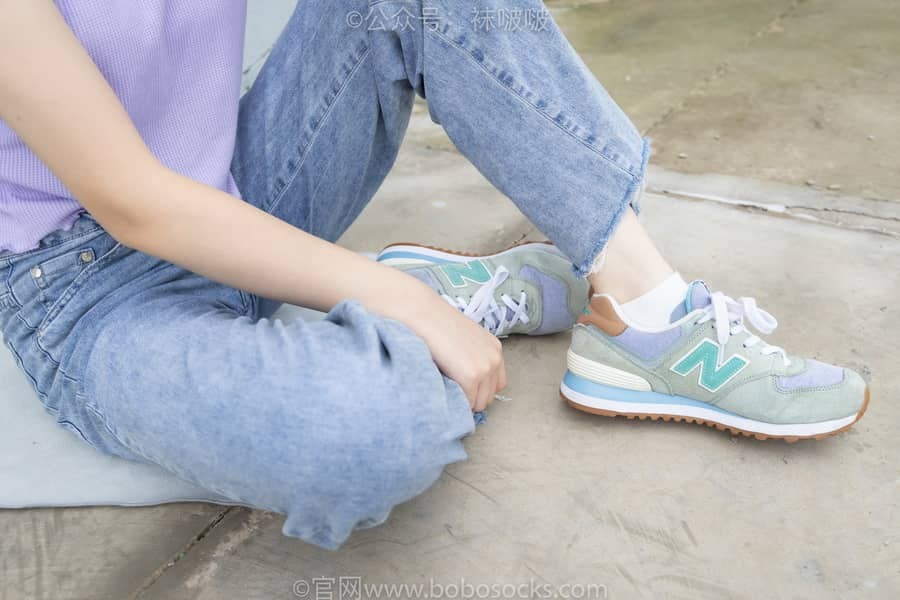 [BoBoSocks袜啵啵] NO.020 熊熊-NB运动鞋、蓝色短棉袜（踩脏）、裸足 [150P1V4.88G]