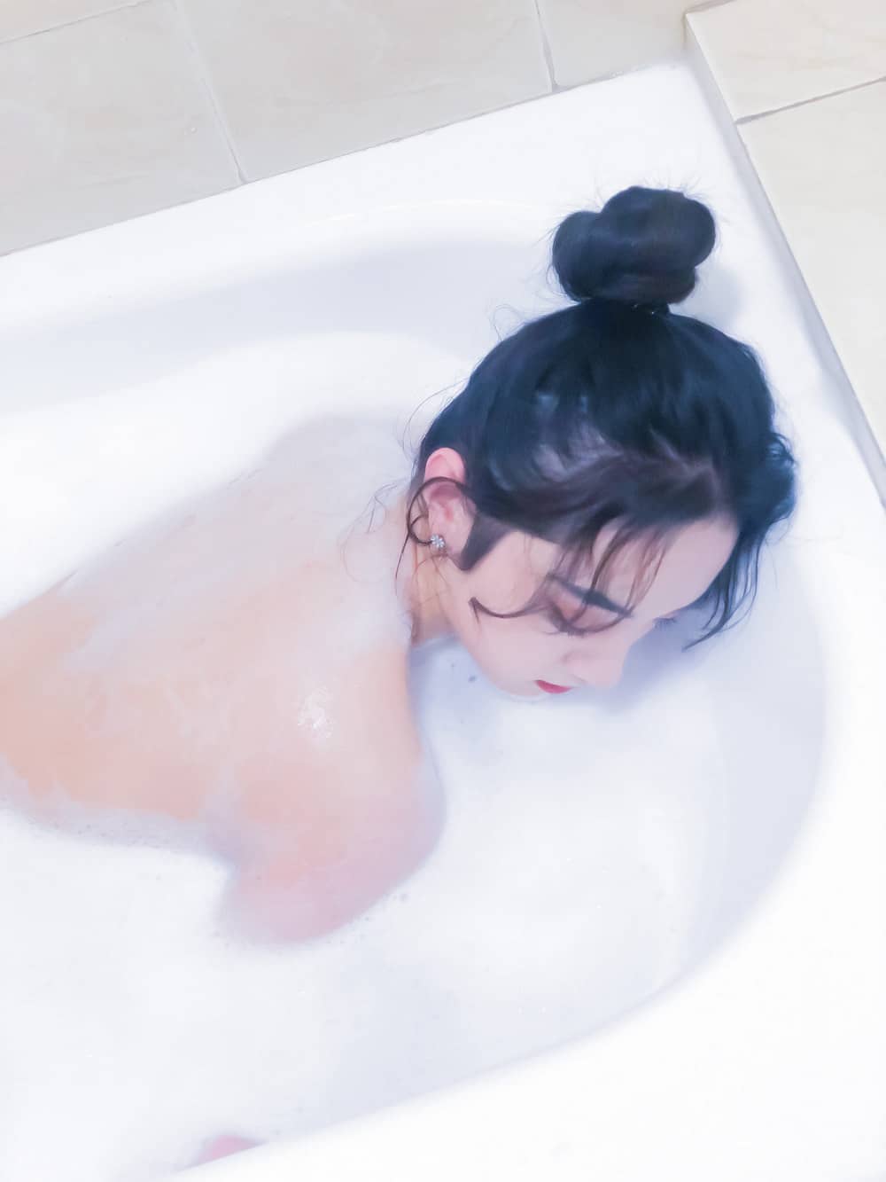婕哥 – 牛奶浴 [46P6V229M]-福利岛