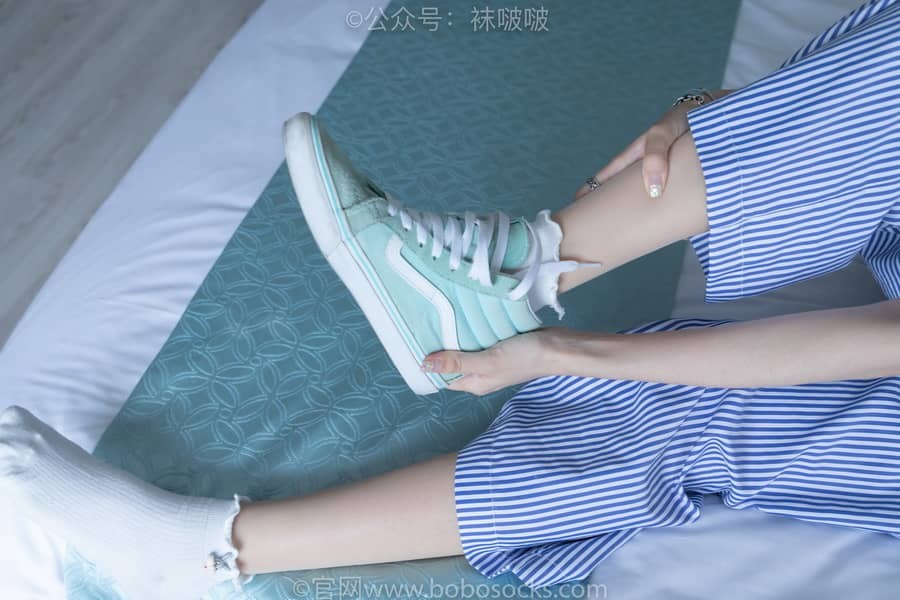[BoBoSocks袜啵啵] NO.027 稚予- vans、白色棉袜、肉丝 [136P1V3.35G]