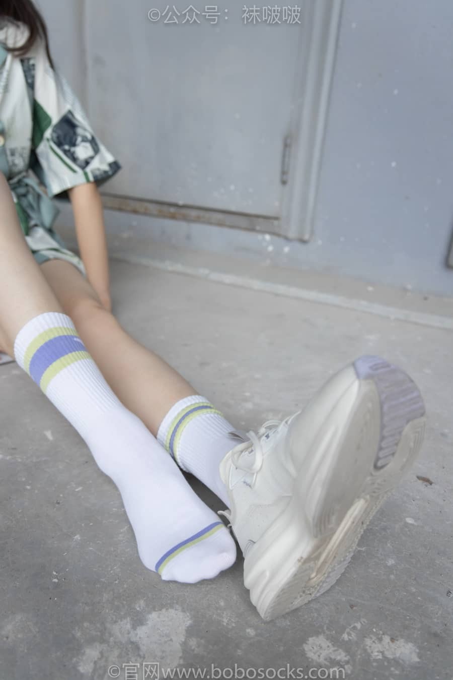 [BoBoSocks袜啵啵] NO.025 熊熊-安踏运动鞋、白色棉袜（踩脏）、裸足 [146P1V5.23G]