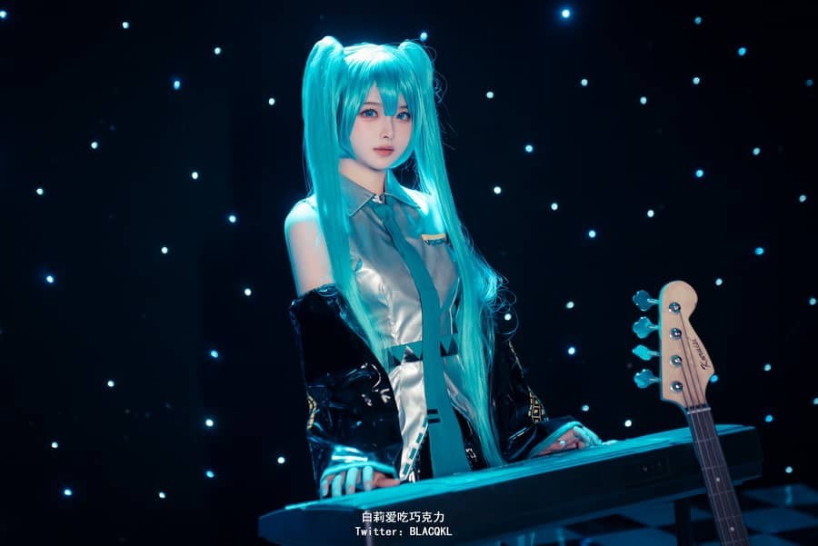 白莉爱吃巧克力 – miku [102P900M]-福利岛