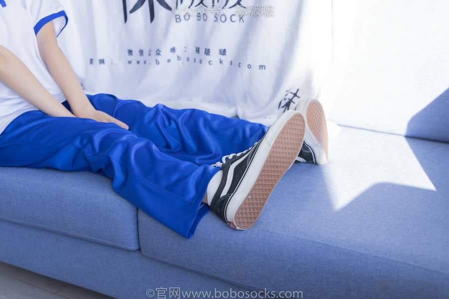 [BoBoSocks袜啵啵] NO.039 小奶熊-校服、vans帆布鞋、短白棉袜、裸足 [154P1V7G]-福利岛