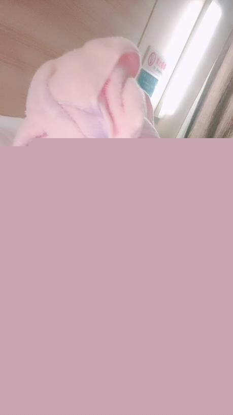 美艳动人的小骚货,全裸浴室洗澡,洗白白就开战娴熟口交,无套大力抽插,射在肚皮上-福利吧