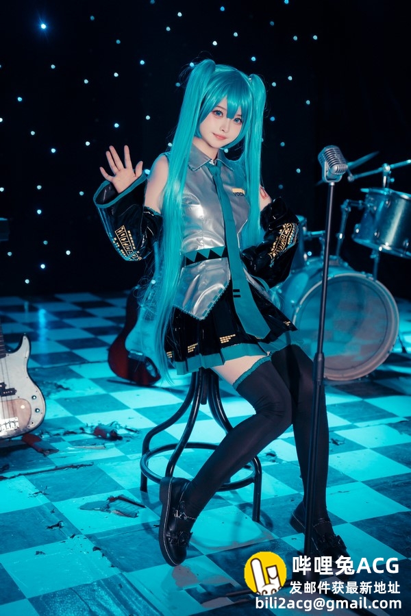 [Cosplay] [CosPlay] 白莉爱吃巧克力之miku 初音未来（102P/901MB）-福利吧