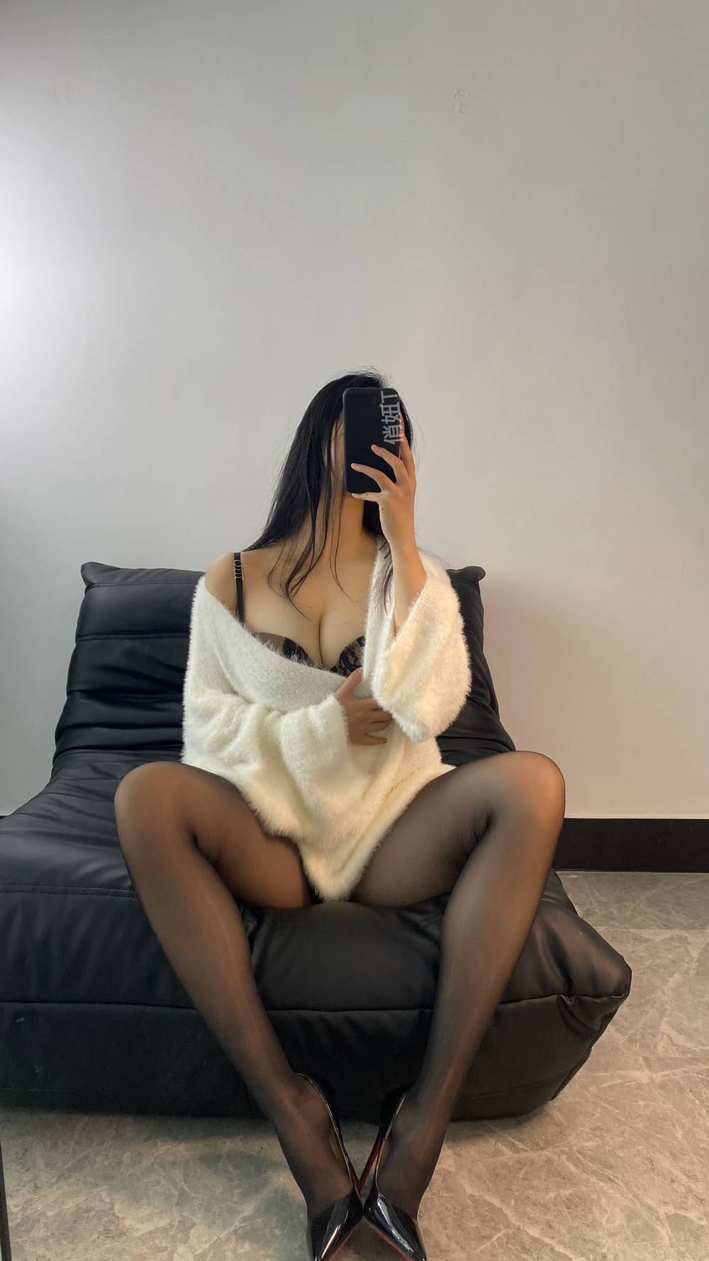 俏妞qiaoniuTT – 透视黑丝 [17P43M]-福利岛