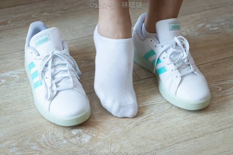 [BoBoSocks袜啵啵] NO.024 涵涵-板鞋、白棉袜、裸足 [134P1V3.93G]