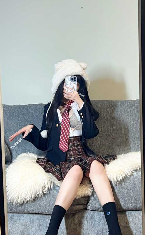 千月 JK酒吧女郎 [37P+1V/484M]-福利岛
