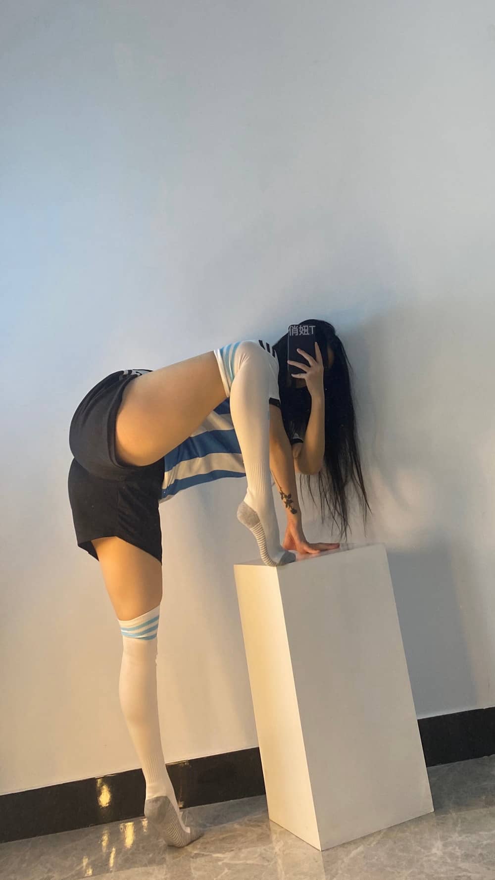 俏妞qiaoniuTT – 进来看球 [30P1V113M]-福利岛