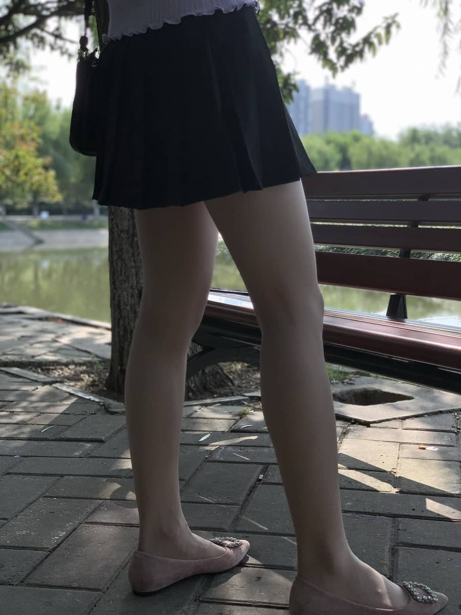 博主@Get_it_riri - 丝袜套图 [1012P6V4G]