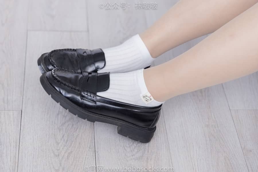 [BoBoSocks袜啵啵] NO.068 菠萝-JK制服、皮鞋、短白棉袜、肉丝 [138P1V6.74G]-福利岛
