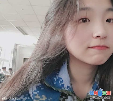 [泄密/流出/稀缺]
[资源详情]
天啦撸！大一新生军训时露脸自拍泄露！ [105p 23v+296m][百度盘]-福利吧